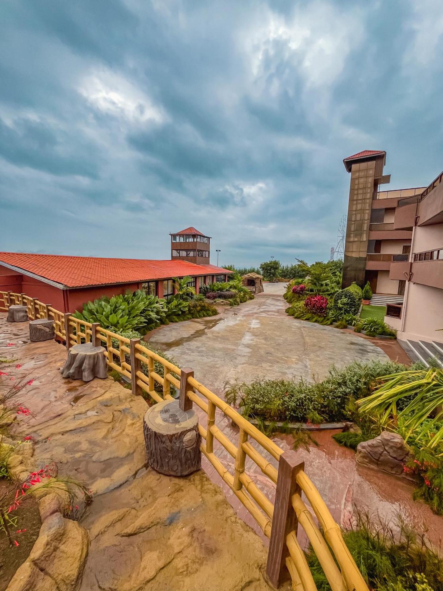 Regenta Bharti Amusement & Adventure Resort Pune, Urulikanchan Uruli Kānchān Esterno foto